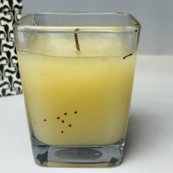 Aromatique Vanilla Scented Candle 9 oz in Glass Decorative Cube with Gift Box - Picture 7 of 8